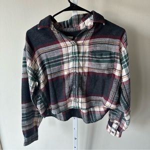 American Eagle Cropped Plaid Flannel button up crop top long sleeve fall winter